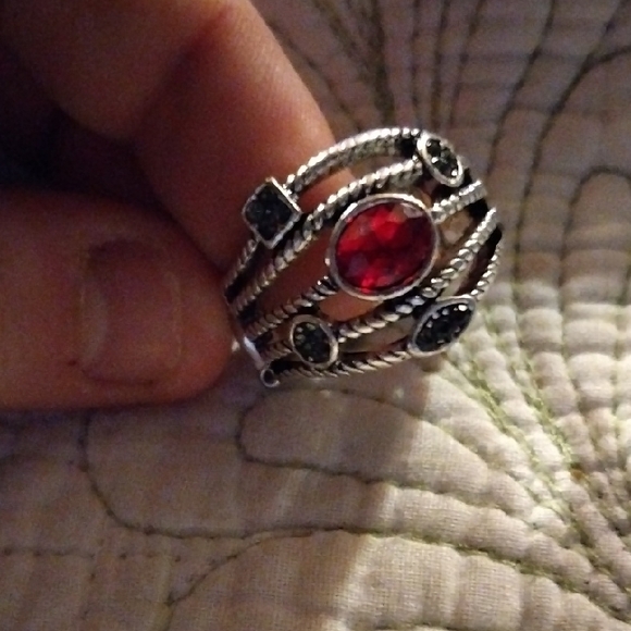 Elegant Silver and Gemstone Ring Set - Picture 6 of 13